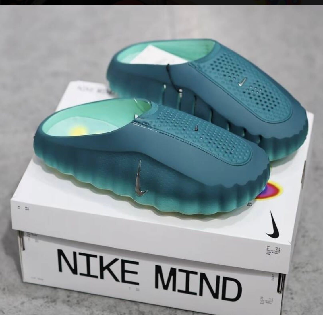 NIKE MIND SLIDES