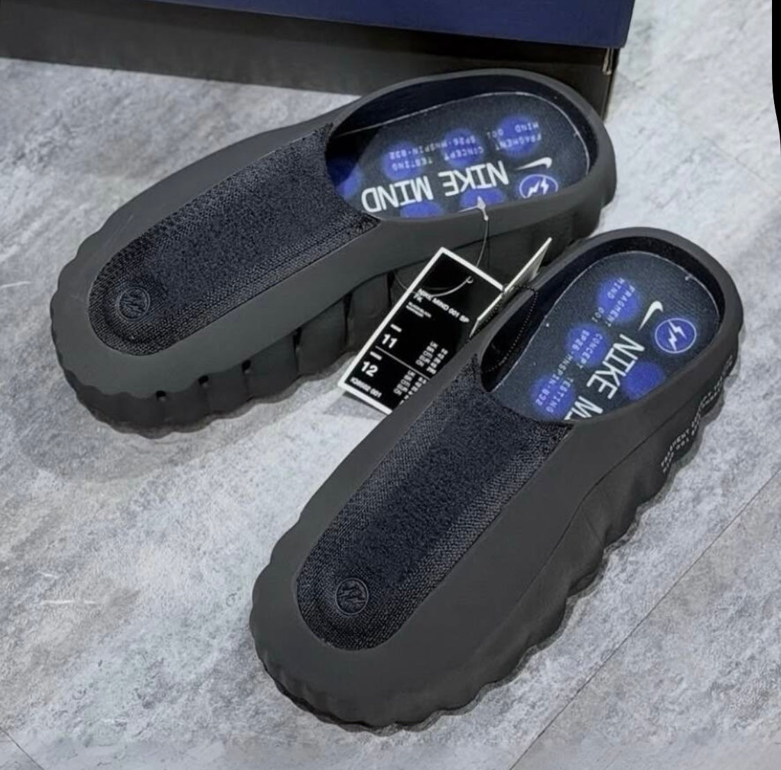 NIKE MIND SLIDES