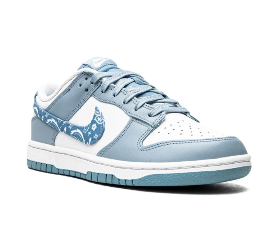 Nike Dunk "Blue Paisly" Sneakers